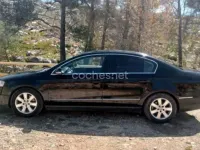 Usado VW Passat Highline 140 CV (102 kW) 2007 Negro Berlina
