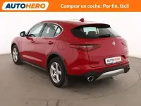 Usado Alfa Romeo Stelvio Super 180 CV (132 kW) 2017 Rojo SUV