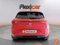 Usado Seat Leon Style 130 CV (95 kW) 2020 Rojo Berlina