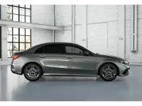 Nuevo Mercedes A180 136 CV (100 kW) 2025 Gris / plata Berlina