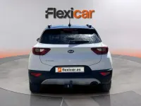 Usado Kia Stonic 101 CV (74 kW) 2018 Blanco SUV