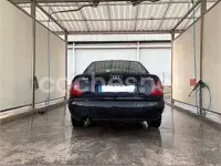 Usado Audi A4 110 CV (80 kW) 1999 Azul Berlina