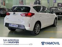 Usado Toyota Auris Hybrid Active 136 CV (100 kW) 2015 Blanco Utilitario