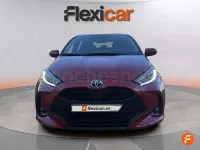 Usado Toyota Yaris Hybrid Active 116 CV (85 kW) 2023 Rojo Berlina