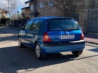 Usado Renault Clio II 75 CV (55 kW) 2004 Azul Berlina
