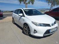 Käytetty Toyota Auris Hybrid Advance 136 HP (100 kW) 2013 Valkoinen Farmari