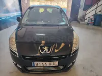 Usado Peugeot 5008 Allure 112 CV (82 kW) 2012 Negro Monovolumen