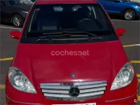 Usado Mercedes A180 Elegance 109 CV (80 kW) 2005 Rojo Monovolumen