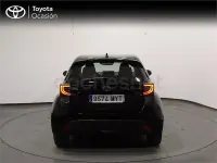 Usado Toyota Yaris Hybrid Active 116 CV (85 kW) 2025 Negro Berlina