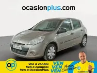 Usado Renault Clio II 75 CV (55 kW) 2011 Beige Berlina