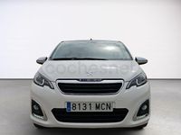 Usado Peugeot 108 Active 72 CV (52 kW) 2021 Blanco Berlina