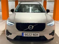Usado Volvo XC40 Plus 163 CV (119 kW) 2025 Gris / plata SUV