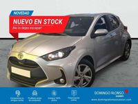 Usado Toyota Yaris Hybrid 92 CV (67 kW) 2025 Plateado Berlina