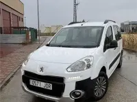 Usado Peugeot Partner Tepee Active 92 CV (67 kW) 2015 Blanco Monovolumen