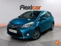 Usado Toyota Yaris Active 99 CV (72 kW) 2016 Azul Berlina