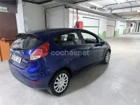 Usado Ford Fiesta Trend 75 CV (55 kW) 2015 Azul Utilitario