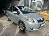 Usado Toyota Yaris Sol 90 CV (66 kW) 2008 Gris / plata Utilitario