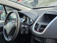 Usado Peugeot 207 70 CV (51 kW) 2007 Gris / plata Berlina
