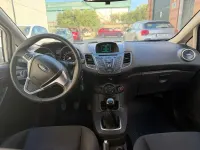 Usado Ford Fiesta Trend 82 CV (60 kW) 2015 Blanco Utilitario