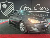 Usado Opel Astra Cosmo 116 CV (85 kW) 2010 Gris Utilitario