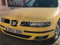 Usado Seat Leon 110 CV (80 kW) 2000 Amarillo Utilitario