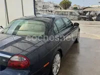 Usado Jaguar S-Type Executive 238 CV (175 kW) 2006 Azul Berlina