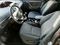 Usado Toyota Verso Comfort 112 CV (82 kW) 2015 Gris / plata Monovolumen