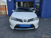 Usado Toyota Auris Hybrid Active 136 CV (100 kW) 2014 Blanco Familiar