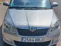 Usado Skoda Fabia 60 CV (44 kW) 2011 Gris / plata Berlina
