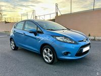Usado Ford Fiesta Trend 82 CV (60 kW) 2010 Azul Berlina