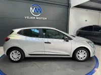 Usado Renault Clio V Zen 85 CV (62 kW) 2020 Gris / plata Berlina