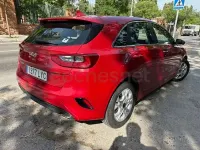 Usado Kia Ceed 136 CV (100 kW) 2022 Granate Utilitario