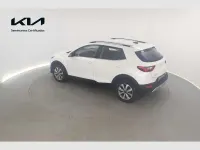 Usado Kia Stonic 101 CV (74 kW) 2023 Blanco SUV