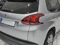 Usado Peugeot 2008 Style 101 CV (74 kW) 2018 Gris artense SUV