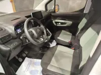 Usado Citroën Berlingo Feel 102 CV (75 kW) 2021 Blanco Monovolumen