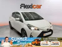 Usado Toyota Yaris Active 111 CV (81 kW) 2020 Blanco Utilitario