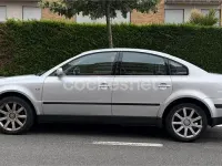 Usado VW Passat Comfortline 130 CV (95 kW) 2002 Gris / plata Berlina
