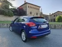 Usado Ford Focus Trend 125 CV (91 kW) 2017 Azul Berlina