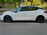 Usado Opel Astra 125 CV (91 kW) 2019 Blanco Berlina
