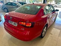 Usado VW Jetta Advance 110 CV (80 kW) 2016 Rojo Berlina