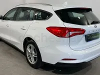 Usado Ford Focus Trend 120 CV (88 kW) 2022 Blanco Familiar