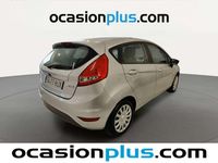 Usado Ford Fiesta Trend 82 CV (60 kW) 2012 Plateado Utilitario