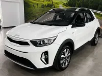Usado Kia Stonic 101 CV (74 kW) 2023 Blanco SUV