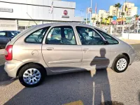 Usado Citroën Xsara Picasso Exclusive 117 CV (86 kW) 2003 Gris Monovolumen