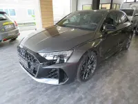 Usado Audi RS3 Design 400 CV (294 kW) 2025 Gris / plata Berlina
