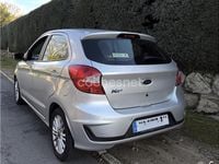 Usado Ford Ka Plus Ultimate 85 CV (62 kW) 2019 Gris / plata Utilitario