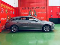 Usado Mercedes CLA200 Shooting Brake 150 CV (110 kW) 2021 Gris / plata Familiar