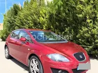 Usado Seat Leon Reference 105 CV (77 kW) 2010 Granate Utilitario