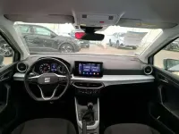 Usado Seat Arona 95 CV (69 kW) 2023 Plateado SUV