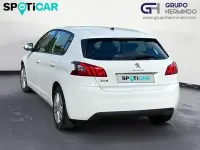 Używany Peugeot 308 Active 130 KM (95 kW) 2022 Biały Sedan/Limuzyna